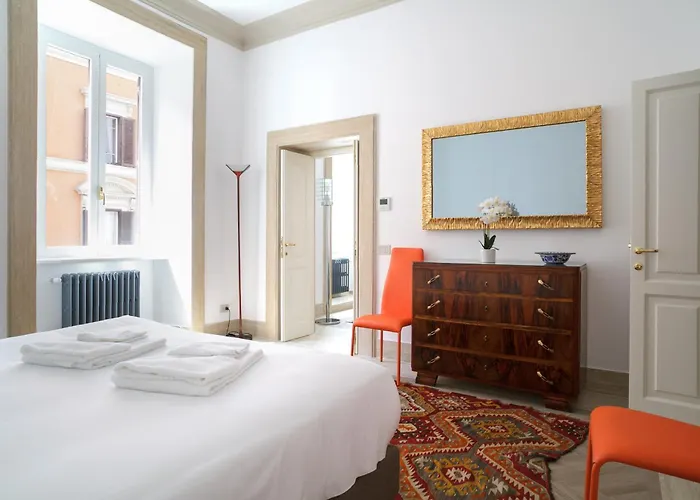 Charm & Elegance Off Via Veneto 2br, 2ba * רומא