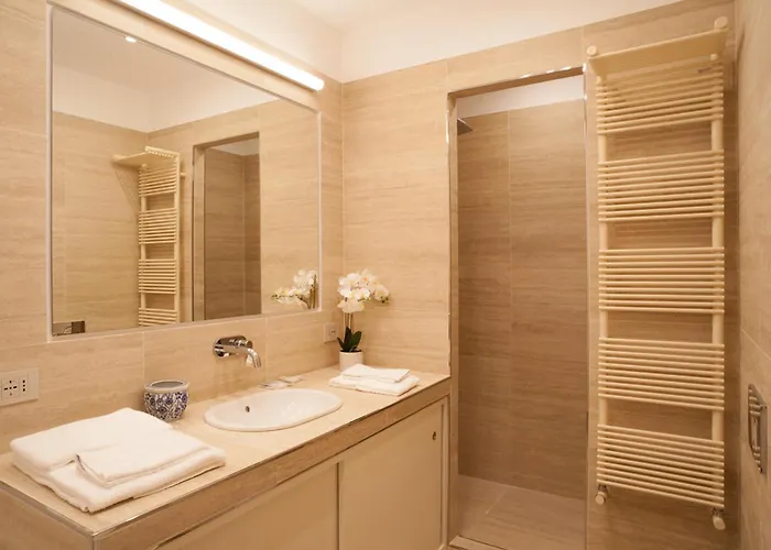 Charm & Elegance Off Via Veneto 2br, 2ba רומא