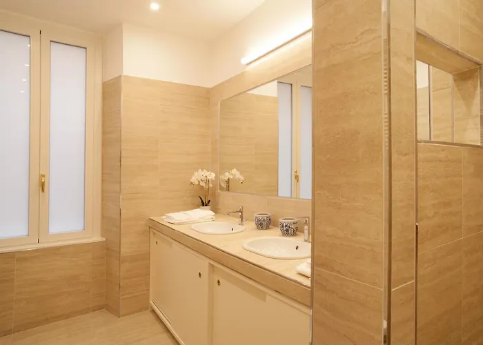 Charm & Elegance Off Via Veneto 2br, 2ba דירה רומא