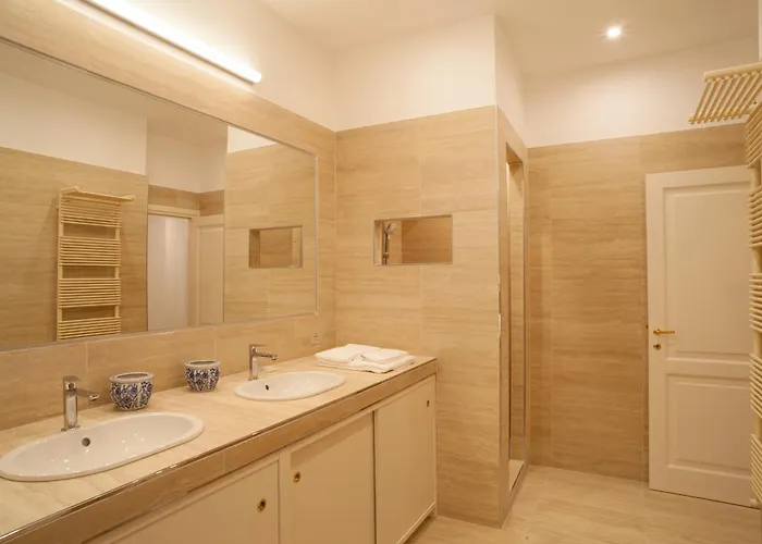 דירה Charm & Elegance Off Via Veneto 2br, 2ba